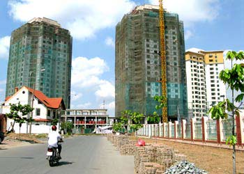 Một năm 'xì hơi' của bất động sản VN
